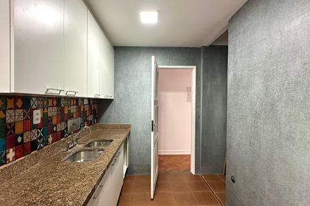 Apartamento para alugar com 117m², 3 quartos e sem vaga