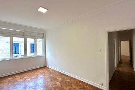 Apartamento para alugar com 117m², 3 quartos e sem vaga