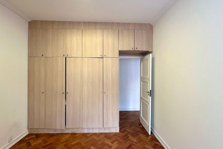 Apartamento para alugar com 117m², 3 quartos e sem vaga