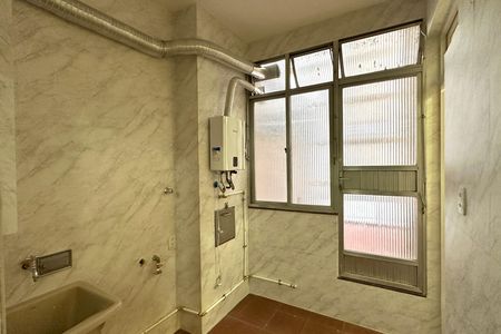 Apartamento para alugar com 117m², 3 quartos e sem vaga