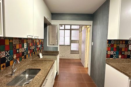 Apartamento para alugar com 117m², 3 quartos e sem vaga