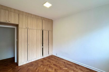 Apartamento para alugar com 117m², 3 quartos e sem vaga