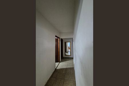 Casa à venda com 273m², 7 quartos e 1 vaga Casa à venda com 273m², 7 quartos e 1 vagaCorredor