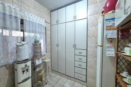 Casa à venda com 273m², 7 quartos e 1 vaga Casa à venda com 273m², 7 quartos e 1 vagaCozinha