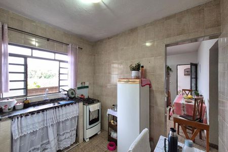 Casa à venda com 273m², 7 quartos e 1 vaga Casa à venda com 273m², 7 quartos e 1 vagaCozinha