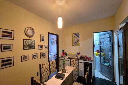 Casa à venda com 273m², 7 quartos e 1 vaga Casa à venda com 273m², 7 quartos e 1 vagaSala de Jantar