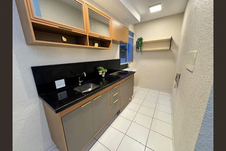 Cozinha de apartamento à venda com 2 quartos, 40m² em Hípica, Porto Alegre