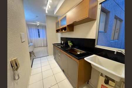 Cozinha de apartamento à venda com 2 quartos, 40m² em Hípica, Porto Alegre