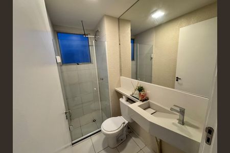 Banheiro de apartamento à venda com 2 quartos, 40m² em Hípica, Porto Alegre
