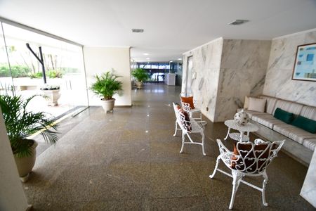Apartamento para alugar com 152m², 3 quartos e 2 vagasHall social