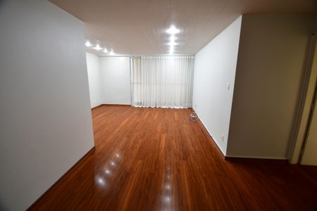 Sala de apartamento para alugar com 3 quartos, 152m² em Cambuí, Campinas