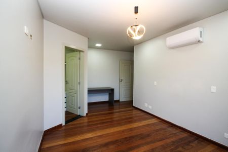 Casa de condomínio para alugar com 750m², 4 quartos e 8 vagas Casa de condomínio para alugar com 750m², 4 quartos e 8 vagasSuíte 2