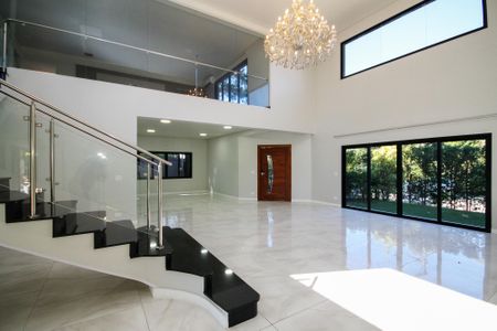 Casa de condomínio para alugar com 750m², 4 quartos e 8 vagas Casa de condomínio para alugar com 750m², 4 quartos e 8 vagasSala de Estar