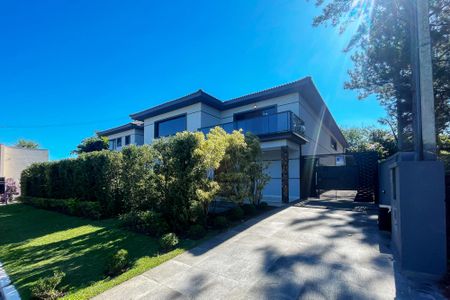 Fachada de casa de condomínio para alugar com 4 quartos, 750m² em Vila de Sao Fernando, Cotia