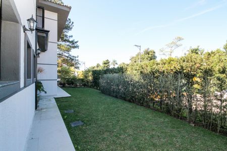 Casa de condomínio para alugar com 750m², 4 quartos e 8 vagas Casa de condomínio para alugar com 750m², 4 quartos e 8 vagasÁrea comum