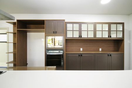 Casa de condomínio para alugar com 750m², 4 quartos e 8 vagas Casa de condomínio para alugar com 750m², 4 quartos e 8 vagasCozinha