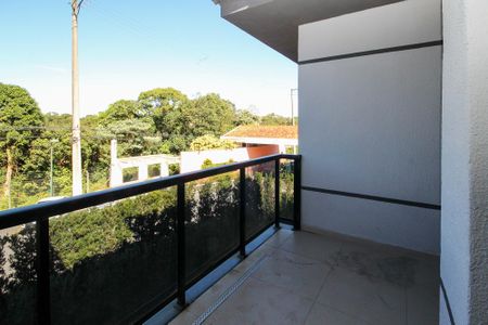Casa de condomínio para alugar com 750m², 4 quartos e 8 vagas Casa de condomínio para alugar com 750m², 4 quartos e 8 vagasVaranda da Escritório Suíte 1