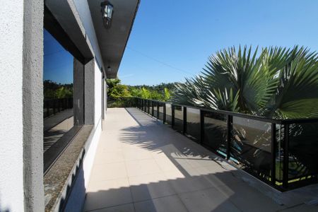 Casa de condomínio para alugar com 750m², 4 quartos e 8 vagas Casa de condomínio para alugar com 750m², 4 quartos e 8 vagasVaranda da Suítes 1,2,3 e 4