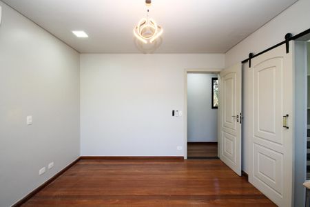 Casa de condomínio para alugar com 750m², 4 quartos e 8 vagas Casa de condomínio para alugar com 750m², 4 quartos e 8 vagasSuíte 3