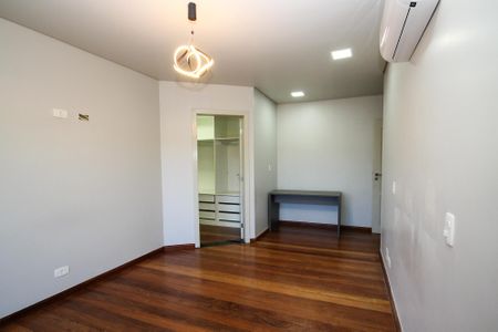 Casa de condomínio para alugar com 750m², 4 quartos e 8 vagas Casa de condomínio para alugar com 750m², 4 quartos e 8 vagasSuíte 2