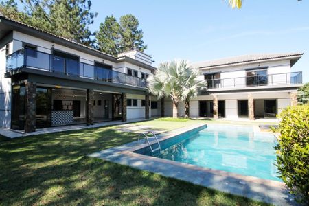 Casa de condomínio para alugar com 750m², 4 quartos e 8 vagas Casa de condomínio para alugar com 750m², 4 quartos e 8 vagasÁrea comum