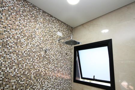 Casa de condomínio para alugar com 750m², 4 quartos e 8 vagas Casa de condomínio para alugar com 750m², 4 quartos e 8 vagasBanheiro da Suíte 1