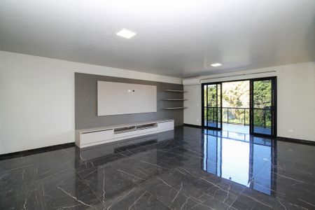 Casa de condomínio para alugar com 750m², 4 quartos e 8 vagas Casa de condomínio para alugar com 750m², 4 quartos e 8 vagasSala de TV