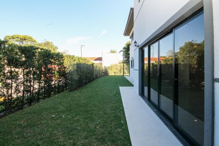 Casa de condomínio para alugar com 750m², 4 quartos e 8 vagas Casa de condomínio para alugar com 750m², 4 quartos e 8 vagasÁrea comum