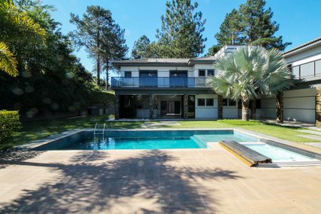 Casa de condomínio para alugar com 750m², 4 quartos e 8 vagas Casa de condomínio para alugar com 750m², 4 quartos e 8 vagasÁrea comum