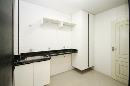 Casa de condomínio para alugar com 750m², 4 quartos e 8 vagas Casa de condomínio para alugar com 750m², 4 quartos e 8 vagasLavanderia