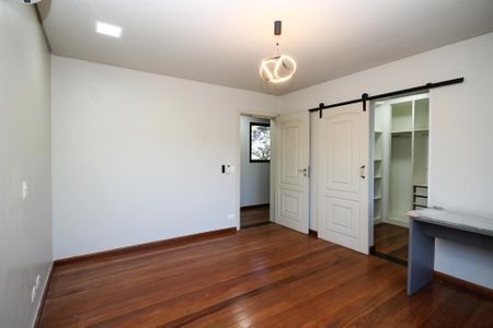 Casa de condomínio para alugar com 750m², 4 quartos e 8 vagas Casa de condomínio para alugar com 750m², 4 quartos e 8 vagasSuíte 3