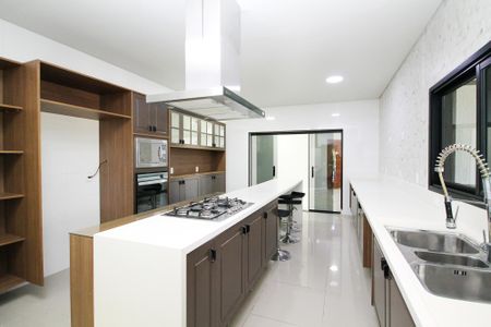 Casa de condomínio para alugar com 750m², 4 quartos e 8 vagas Casa de condomínio para alugar com 750m², 4 quartos e 8 vagasCozinha
