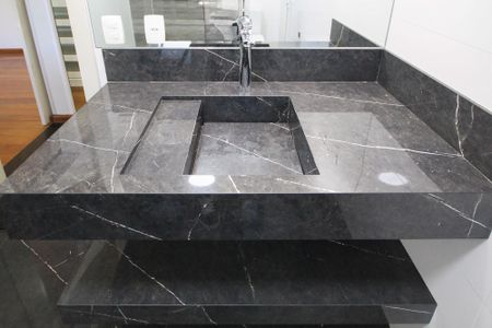 Casa de condomínio para alugar com 750m², 4 quartos e 8 vagas Casa de condomínio para alugar com 750m², 4 quartos e 8 vagasBanheiro Suíte 3