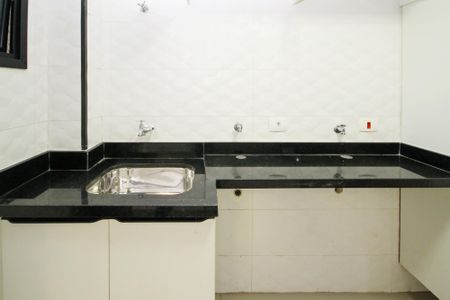 Casa de condomínio para alugar com 750m², 4 quartos e 8 vagas Casa de condomínio para alugar com 750m², 4 quartos e 8 vagasLavanderia