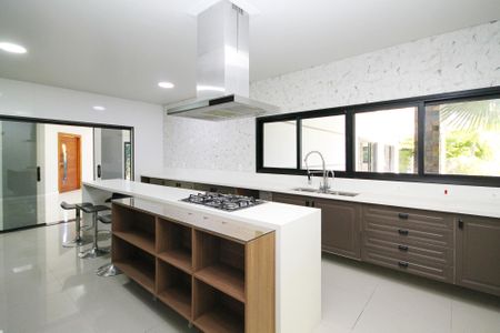 Casa de condomínio para alugar com 750m², 4 quartos e 8 vagas Casa de condomínio para alugar com 750m², 4 quartos e 8 vagasCozinha