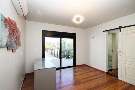 Casa de condomínio para alugar com 750m², 4 quartos e 8 vagas Casa de condomínio para alugar com 750m², 4 quartos e 8 vagasSuíte 4