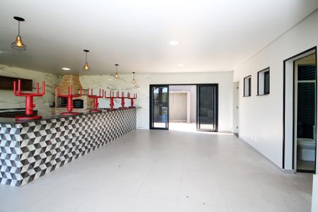Casa de condomínio para alugar com 750m², 4 quartos e 8 vagas Casa de condomínio para alugar com 750m², 4 quartos e 8 vagasÁrea comum