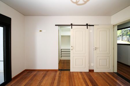 Casa de condomínio para alugar com 750m², 4 quartos e 8 vagas Casa de condomínio para alugar com 750m², 4 quartos e 8 vagasSuíte 4