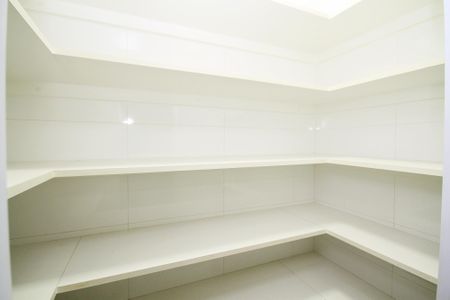 Casa de condomínio para alugar com 750m², 4 quartos e 8 vagas Casa de condomínio para alugar com 750m², 4 quartos e 8 vagasDespensa