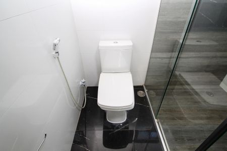 Casa de condomínio para alugar com 750m², 4 quartos e 8 vagas Casa de condomínio para alugar com 750m², 4 quartos e 8 vagasBanheiro Suíte 3