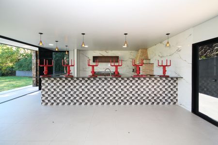 Casa de condomínio para alugar com 750m², 4 quartos e 8 vagas Casa de condomínio para alugar com 750m², 4 quartos e 8 vagasÁrea comum