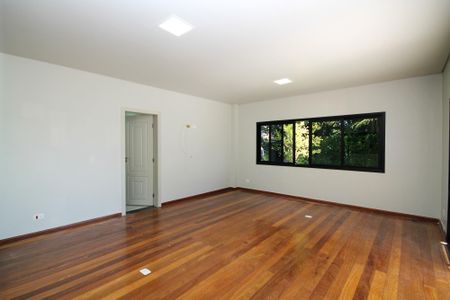 Casa de condomínio para alugar com 750m², 4 quartos e 8 vagas Casa de condomínio para alugar com 750m², 4 quartos e 8 vagasÁrea comum