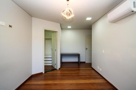 Casa de condomínio para alugar com 750m², 4 quartos e 8 vagas Casa de condomínio para alugar com 750m², 4 quartos e 8 vagasSuíte 2