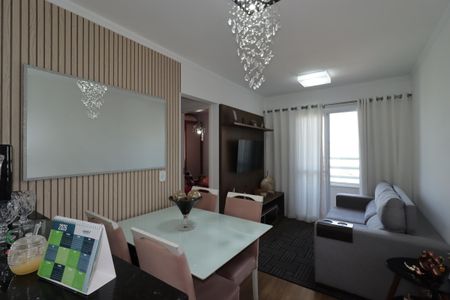 Sala de apartamento à venda com 2 quartos, 50m² em Parque Industriario, Santo André