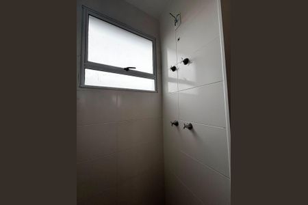 Apartamento para alugar com 45m², 2 quartos e 1 vaga Apartamento para alugar com 45m², 2 quartos e 1 vagaBanheiro