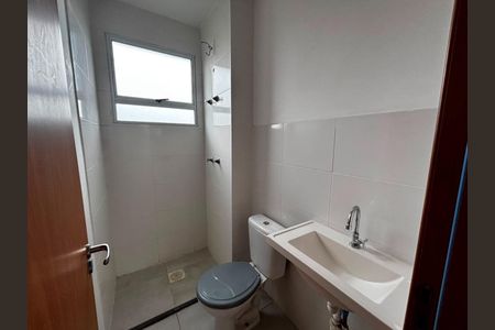 Apartamento para alugar com 45m², 2 quartos e 1 vaga Apartamento para alugar com 45m², 2 quartos e 1 vagaBanheiro