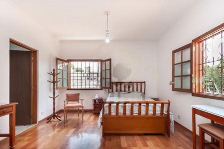 Casa à venda com 225m², 3 quartos e 3 vagas