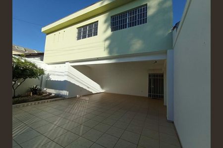 Casa à venda com 250m², 4 quartos e 4 vagas