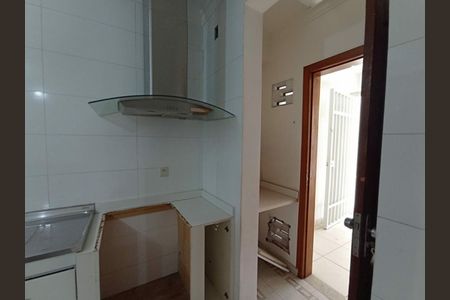 Casa à venda com 4 quartos, 250m² em Jardim Sabara, São Paulo