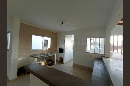 Casa à venda com 4 quartos, 250m² em Jardim Sabara, São Paulo